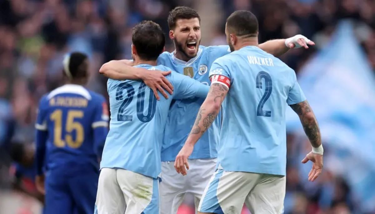 Silva's Late Goal Sends Man City to FA Cup Final | FA CUP